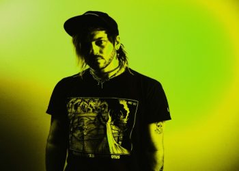 A producer of remarkable versatility: MUST DIE! releases his album ‘CRISIS VISION’